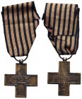 Repubblica Sociale Italiana (1943-1945). Croce al valore militare Ø: 38 mm. AE Nastrino rosa nero. Riproduzione moderna. BB+
