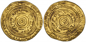 Fatimid, al-‘Aziz (365-386h), dinar, al-Mansuriya 380h, 4.07g (Nicol 761), fine

Estimate: GBP 200 - 250