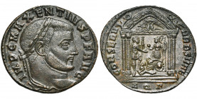 MAXENCE Auguste (306-312), AE follis, 309-310, Aquilée. D/ IMP C MAXENTIVS P F AVG T. l. à d. R/ CONSERV-VRB SVAE/ AQΓ Roma assise dans un temple tétr...