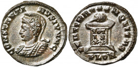 CONSTANTIN II César (317-337), AE follis, 323-324, Londres. D/ CONSTANT-INVS IVN N C B. casqué, cuir. à g. R/ BEAT TRA-NQLITAS/ PLON Globe posé sur un...