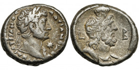 EGYPTE, ALEXANDRIE, Hadrien (117-138), bill. tétradrachme, 117-118. D/ T. l. à d., une étoile sous le menton. R/ B. de Sarapis à d. De part et d''autr...