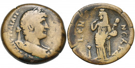 EGYPTE, ALEXANDRIE, Hadrien (117-138), AE drachme, 134-135. D/ B. l., dr., cuir. à d. R/ L EN-NEAK Δ (an 19) Harpokrates d''Herakleopolis voilé, coiff...