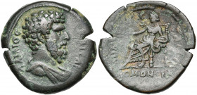 EGYPTE, ALEXANDRIE, Aelius César (136-138), AE hémidrachme, 137. D/ B. dr. à d. R/ ΔHM EΞ OYC- YΠAT B/ OMONOIA Homonoia assise à g., ten. une patère. ...