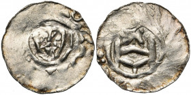 NEDERLAND, FRIESLAND, Graafschap, Godfried met de Baard, hertog van Neder-Lotharingen (1056-1069), AR denarius, ca. 1050. Vz/ Hoofd v.v. met baard. Kz...