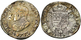 BRABANT, Duché, Philippe II (1555-1598), AR écu Philippe, 1573, Anvers. D/ B. cuir. à g. R/ Ecu couronné sur une croix de Bourgogne, entre deux brique...