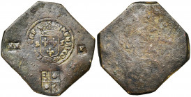 CAMBRAI, assiégée par les Espagnols, Cu 20 patards, 1595. Sur flan octogonal uniface en cuivre. D/ HENRICO PROTECTORE Ecu de France couronné, entre 9-...