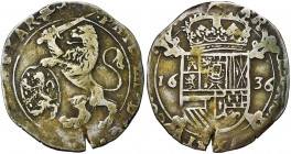 FRANCHE-COMTE, Philippe IV (1621-1665), AR escalin, 1636, Dole. Différent: molette. D/ Lion deb. à g., ten. une épée et l''écu ovale franc-comtois. R/...