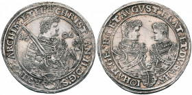 ALLEMAGNE, SAXE, Christian II, Johann Georg Ier et August (1591-1611), AR Taler, 1606HR, Dresde. D/ B. cuir. de Christian II à d., ten. une épée sur l...