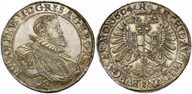 SAINT EMPIRE, Rodolphe II (1576-1612), AR Taler, 1604, Kuttenberg. Pour la Bohême. D/ B. dr. et cuir. à d., une fraise au col. En dessous, petit lion ...