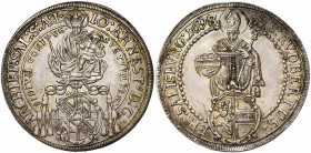 SAINT EMPIRE, SALZBOURG, Archevêché, Johann Ernst von Thun und Hohenstein (1687-1709), AR Taler, 1698. D/ La Madone à l''enfant au-dessus de l''écu de...