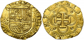 ESPAGNE, Philippe II (1556-1598), AV 2 escudos, s.d., Séville. D/ Ecu couronné entre S/ P (horizontal) et II. Légende PHILIPPVS DEI GRATIA. R/ Croix p...