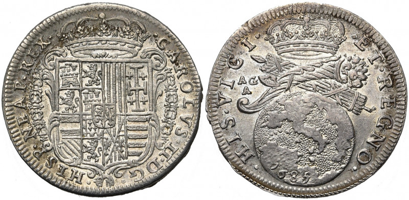 ITALIE, NAPLES, Charles II (1665-1700), AR tari (2 carlini), 1685. D/ Ecu couron...