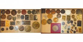 BELGIQUE, lot de 52 médailles, dont: 1897, Exposition de Bruxelles; 1902, Eugène Rombaut; 1907, Charles Graux; 1909, Léon Lepage, Art appliqué à la bi...