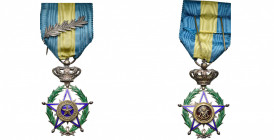 CONGO BELGE, Ordre de l''Etoile Africaine, croix de chevalier, modèle unilingue en argent, avec petite couronne et palme "A" sur le ruban (guerre 1914...