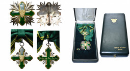 COLOMBIE, Ordre Saint-Charles (San Carlos), ensemble de grand-croix: plaque, insigne et écharpe, dans son écrin Fibo Ltda. à Bogota. Avec brevet d''at...