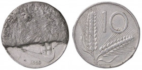 REPUBBLICA ITALIANA - Repubblica Italiana (monetazione in lire) (1946-2001) - 10 Lire 1955 Mont. 11 (IT g. 3,3) Escrescenza di metallo
BB

Escresce...