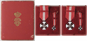 MEDAGLIE - SAVOIA - Vittorio Emanuele III (1900-1943) - Croce Ordine della corona d'Italia Cartone 46 MD Ø 35Da cavaliere In scatola
BB+

Da cavali...
