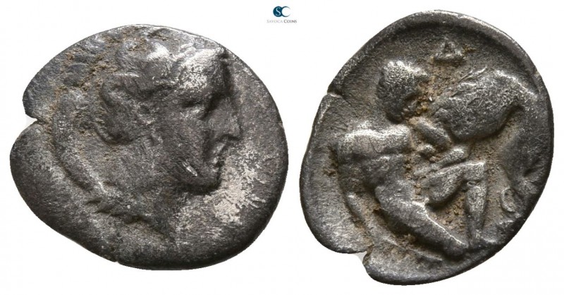Calabria. Tarentum circa 380-334 BC.
Diobol AR

12mm., 0,92g.

Head of Athe...