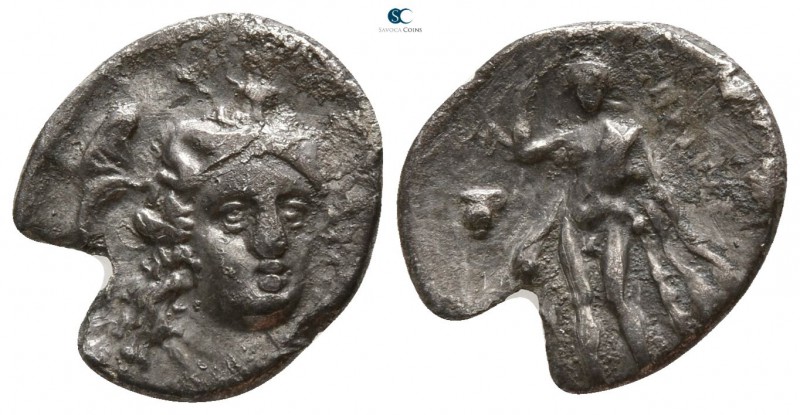 Lucania. Herakleia circa 281-278 BC.
Diobol AR

13mm., 1,04g.

Head of Athe...