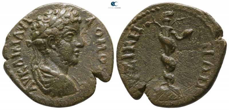 Mysia. Kyzikos. Commodus AD 180-192.
Bronze Æ

22mm., 6,21g.

Laureate, dra...