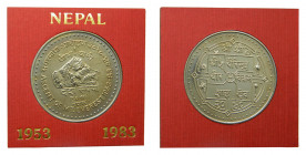 NEPAL. vs2040 (1983). 10 Ruppe. (KM#1004). Cu-Ni. Monte Everest
sc