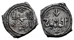 Kingdom of Taifas. Yahya Al-Ma´mun. fractional Dinar. 435-467 H. Taifa of Toledo. (Vives-1100). (Prieto-335). Ag. 1,16 g. Unusually low grade practica...