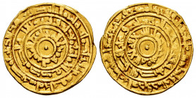 Other Islamic coins. al-Mu'izz li-Din Allah. Dinar. 363 H. Misr. Fatimid. (Album-697.1). (Nicol-368). Au. 4,10 g. This coin is exempt from any export ...