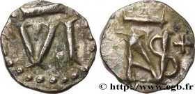 VIENNE - ISÈRE
Type : Denier VI / AS 
Date : VIIIe siècle 
Mint name / Town : Vienne (38) 
Metal : silver 
Diameter : 11  mm
Orientation dies : 3  h.
...