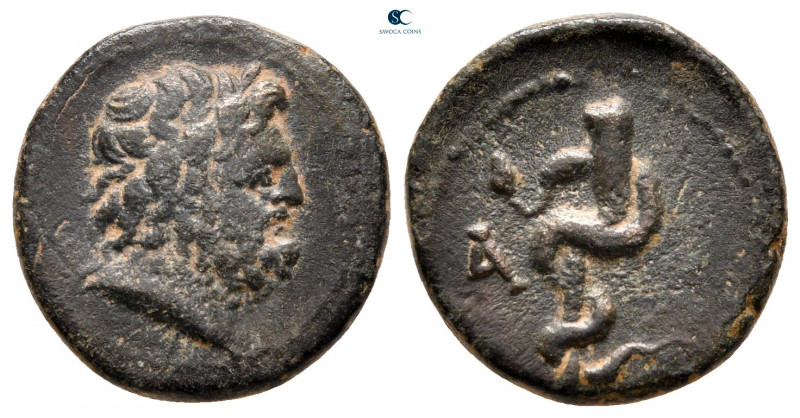 Mysia. Pergamon circa 200-0 BC. 
Bronze Æ

17 mm, 3,01 g



very fine