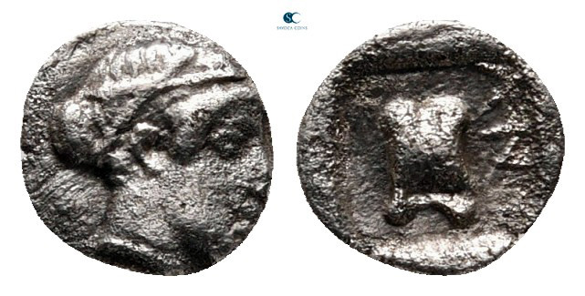 Troas. Antandros circa 440-400 BC. 
Tetartemorion AR

7 mm, 0,24 g



ver...