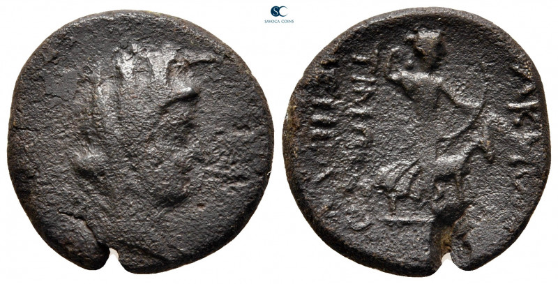Phrygia. Akmoneia circa 200-100 BC. 
Bronze Æ

19 mm, 3,65 g



nearly ve...