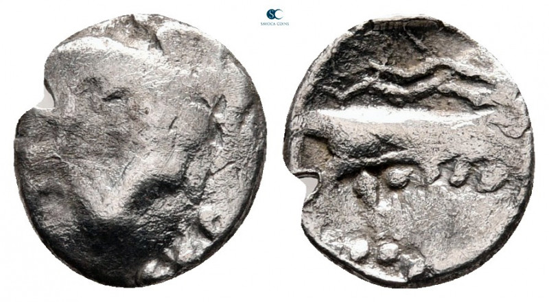 Phoenicia. Arados circa 380-350 BC. 
Obol AR

10 mm, 0,56 g



fine