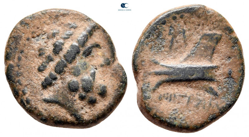 Phoenicia. Arados circa 206-52 BC. 
Bronze Æ

16 mm, 2,93 g



nearly ver...