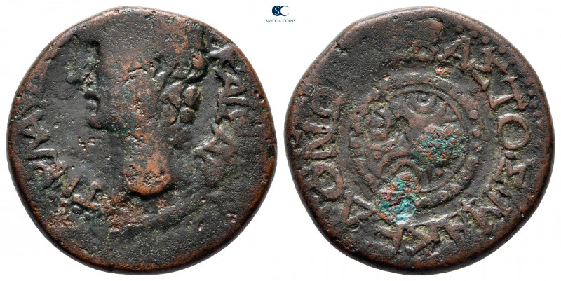 Macedon. Koinon of Macedon. Claudius AD 41-54. 
Bronze Æ

24 mm, 9,80 g


...