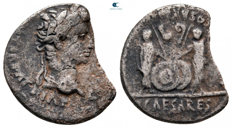 Augustus 27 BC-AD 14. Lugdunum
Denarius AR

19 mm, 3,26 g



nearly very ...