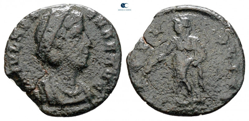 Helena. Augusta AD 324-3230. 
Follis Æ

14 mm, 1,29 g



fine