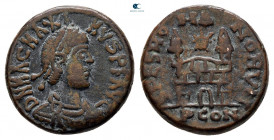 Magnus Maximus AD 383-388. Constantinople. Follis Æ