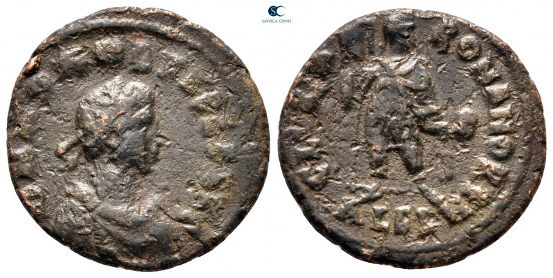 Honorius AD 393-423. Alexandria
Follis Æ

20 mm, 4,43 g



very fine