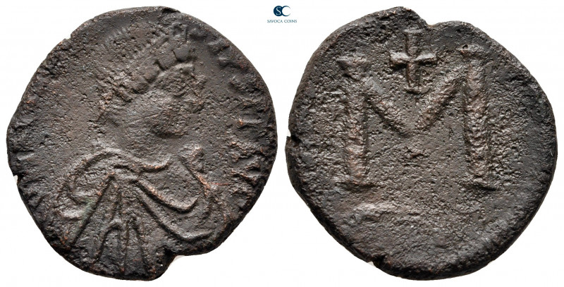 Anastasius I AD 491-518. Constantinople
Follis or 40 Nummi Æ

23 mm, 6,69 g
...