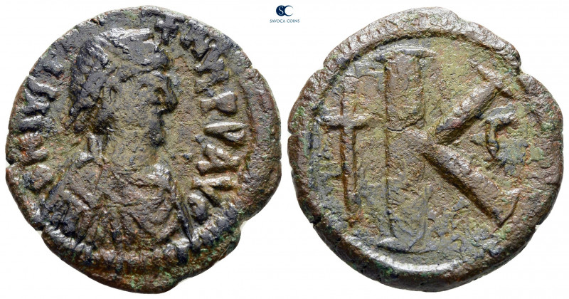 Justin I AD 518-527. Constantinople
Half Follis or 20 Nummi Æ

26 mm, 8,69 g...