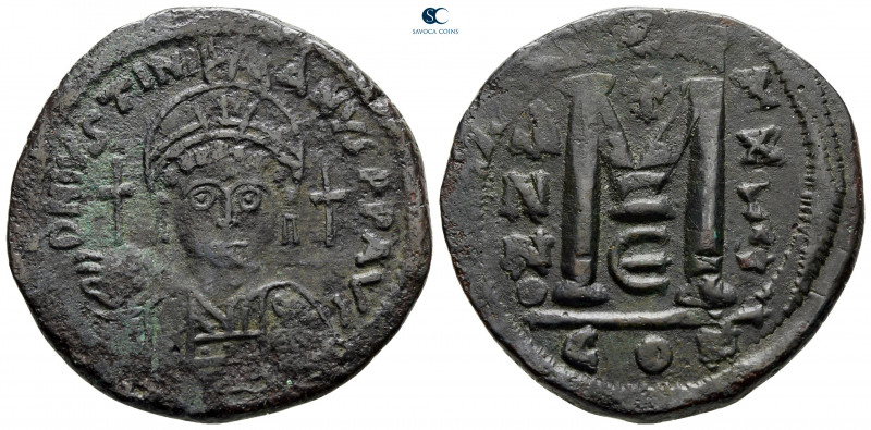 Justinian I AD 527-565. Constantinople
Follis or 40 Nummi Æ

32 mm, 15,75 g
...