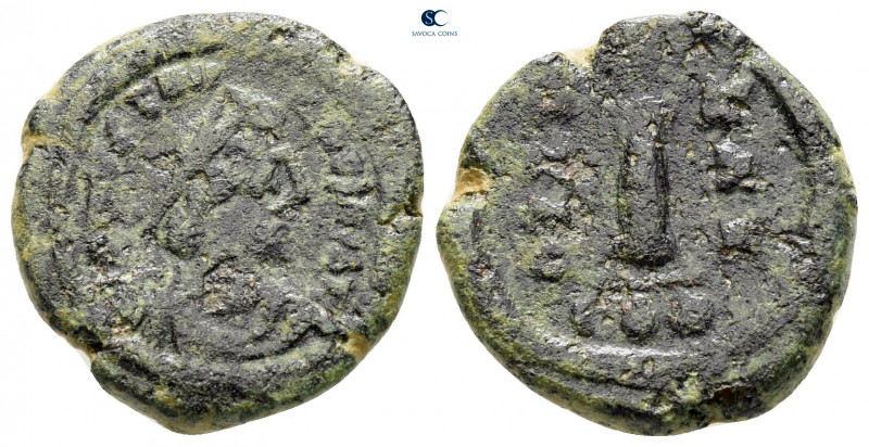 Justinian I AD 527-565. Constantinople
Decanummium Æ

18 mm, 4,11 g



fi...