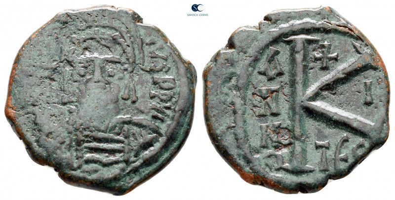 Justinian I AD 527-565. Thessalonica
Half Follis or 20 Nummi Æ

22 mm, 5,48 g...