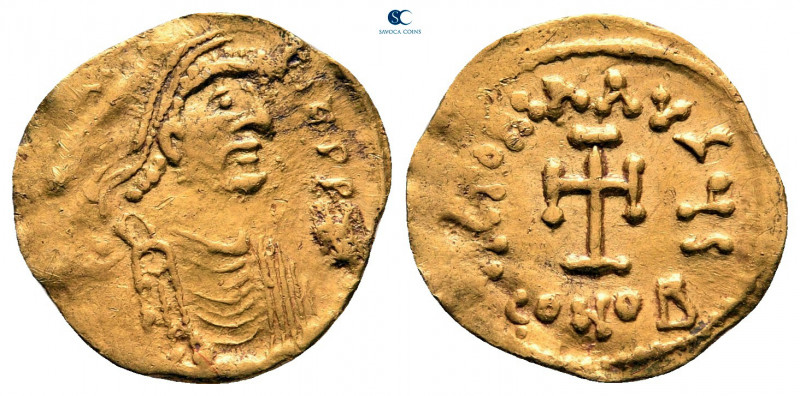 Constans II AD 641-668. Constantinople
Tremissis AV

16 mm, 1,40 g



ver...
