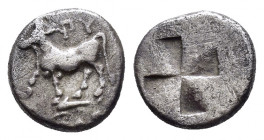 THRACE.Byzantion.(Circa 340-320 BC).1/10 Stater.

Obv : ΠY.
Bull standing left on dolphin.

Rev : Quadripartite millsail incuse.
SNG BM Black Sea 44.
...