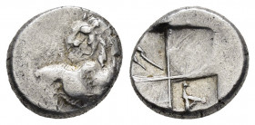 THRACE.Chersonesos.(Circa 350-330 BC.).Hemidrachm. 


Obv : Forepart of lion right, looking back, right foreleg raised.

Rev : Quadripartite incuse.

...