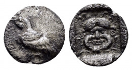 TROAS. Abydos.(Circa 480-450 BC).Obol.

Obv : Eagle standing to left.

Rev : Facing gorgoneion within incuse square.
SNG Copenhagen 4-5.

Condition : ...