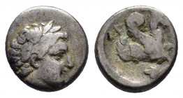 MYSIA.Lampsakos.(400-330 BC). Diobol.

Obv : Laureate head of Apollo to right.

Rev : ΛΑΜ.
Forepart of Pegasos right; grain ear below.
SNG France 1216...