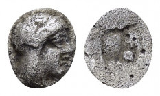 IONIA.Kolophon.(350 BC).Tartemorion.

Obv : Head of Apollo to right.

Rev : Incuse square with dot in centre.
Milne 12A; SNG Aulock 7904.

Condition :...