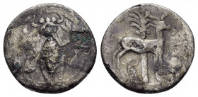 IONIA.Ephesos.(Circa 202-150 BC).Fourree Drachm.

Obv : Ε - Φ.
Bee.

Rev : Stag standing right; palm tree in background.
SNG Aulock 1846-1851.

Condit...